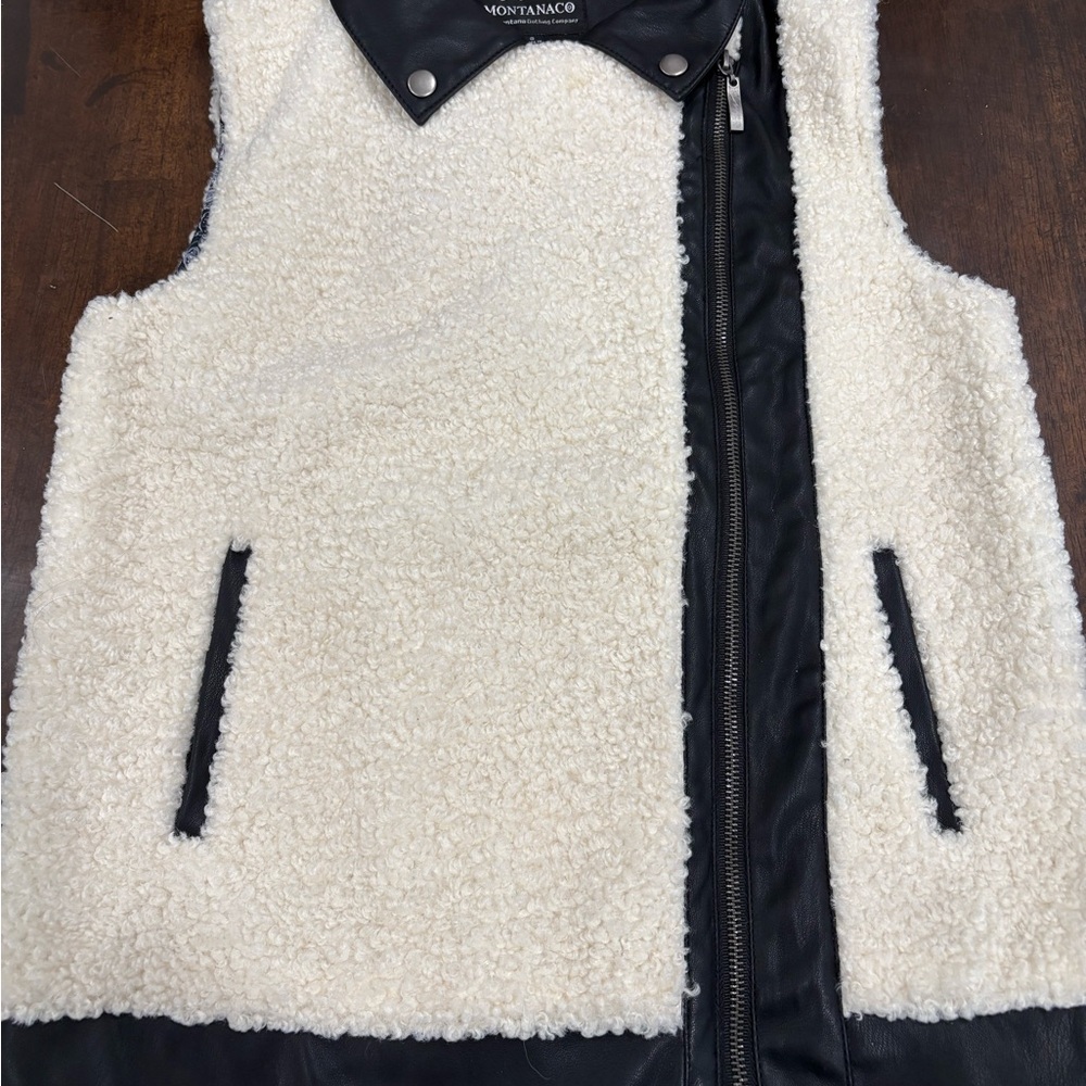 Women’s black and white Sherpa vest